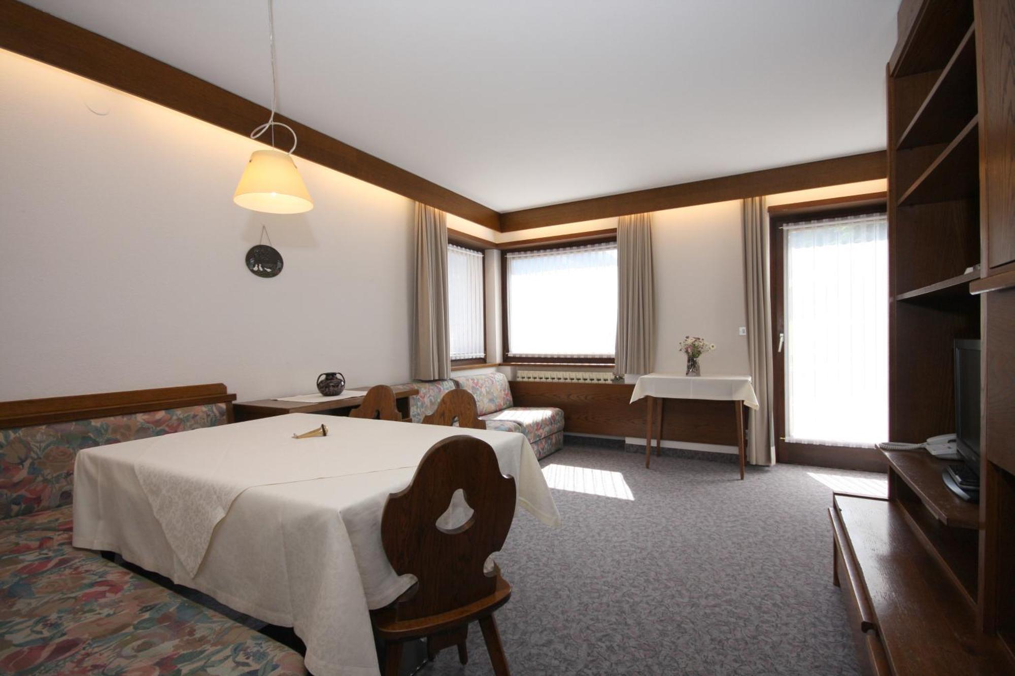 Apartments Residence Alta Badia Colfosco Room photo