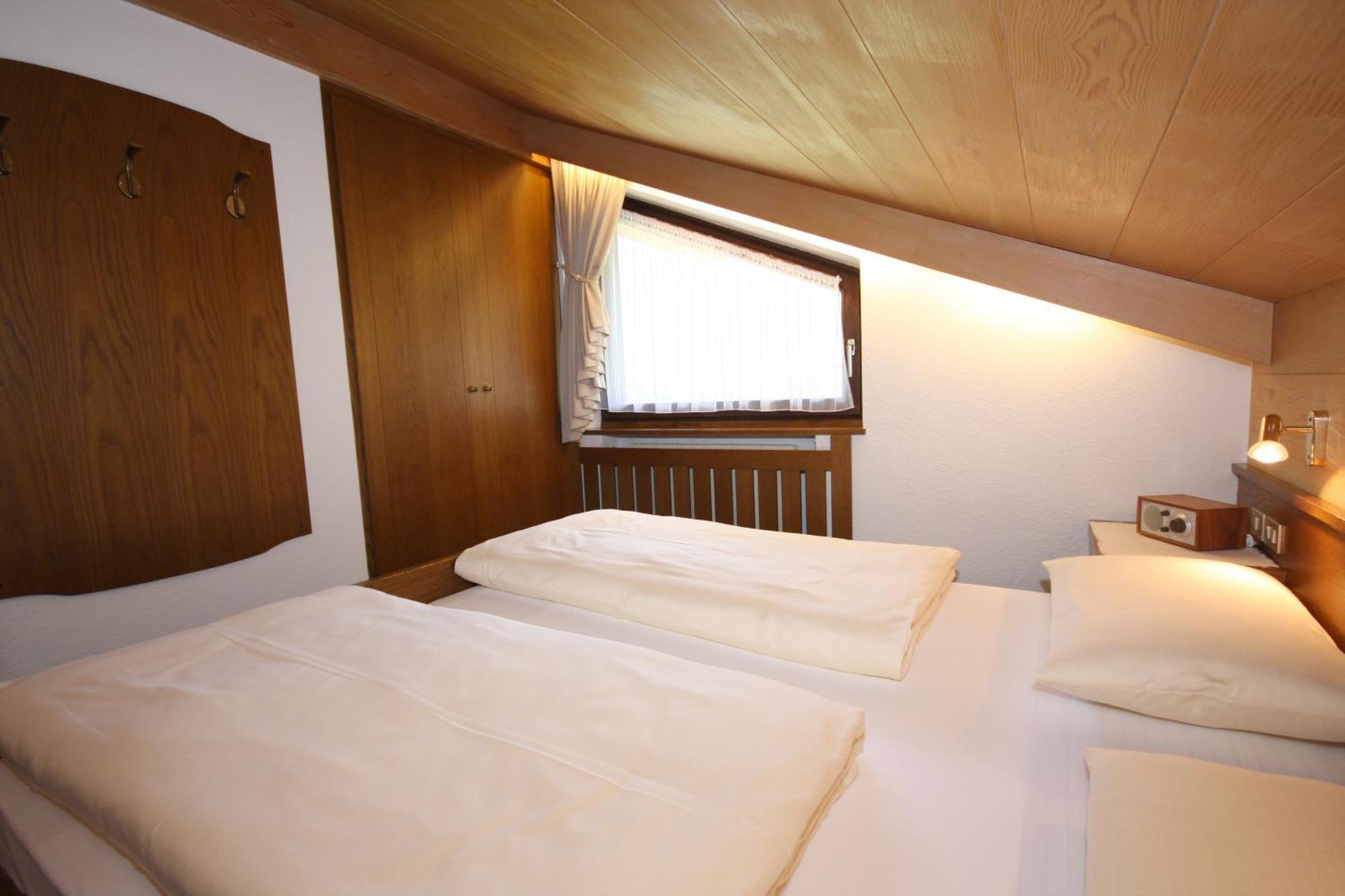 Apartments Residence Alta Badia Colfosco Room photo